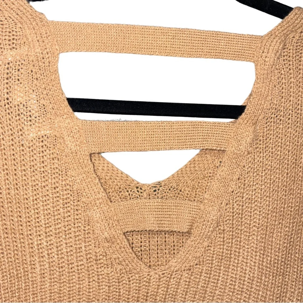 Tan and Blue V-Neck Colorblock Sweater - Picture 6 of 6